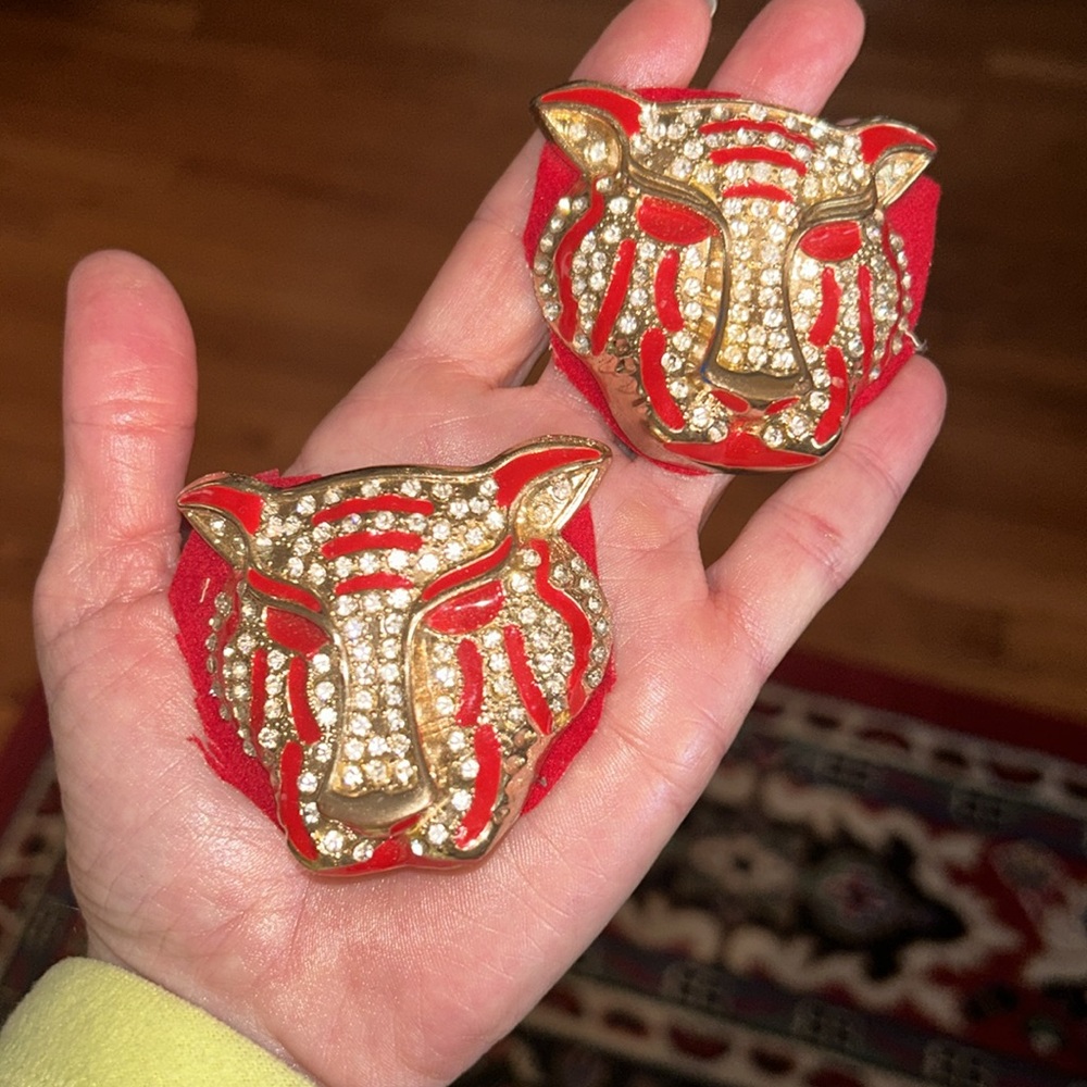 REALLY COOL large panther or tiger repurposed adornments for shoes or purses